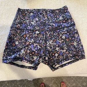 Lululemon Align High Rise Shorts 4” Size 6 Floral